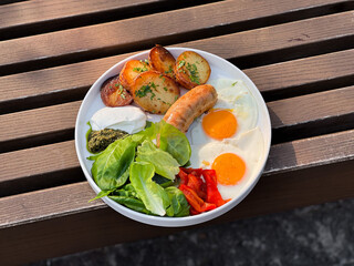 vegetable salad with chicken