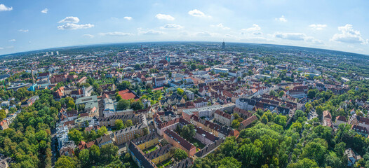 Panorama von Augsburg von oben, Blick über das Georgsviertel zum Dom und zur Innenstadt