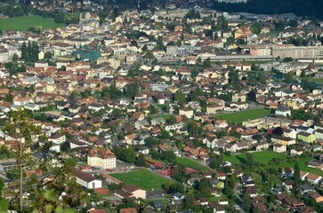Obraz premium Vista cenital de Interlaken desde Beatenberg, Cantón de Berna, Suiza
