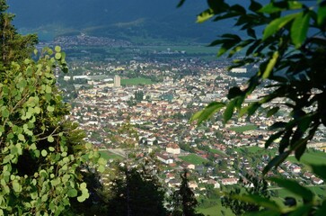 Vista cenital de Interlaken desde Beatenberg, Cantón de Berna, Suiza