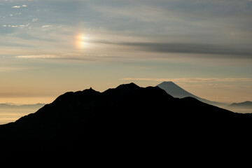 秋の山岳風景