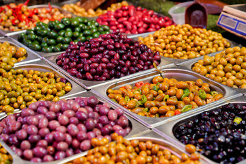 Fototapeta na wymiar Assorted olives at an oriental bazaar
