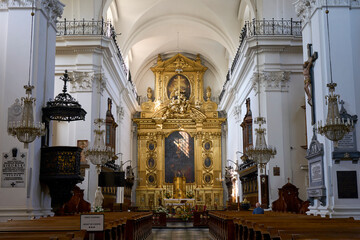 Fototapeta na wymiar interior of the cathedral church in poland warsaw