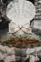 Fontana delle Api. Giovanni Lorenzo Bernini. Piazza Barberini, Roma