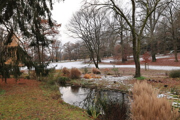 Blick in den Kurpark von Bad Nauheim in Hessen
