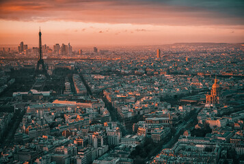 Fototapeta na wymiar Paris, France: city skyline with the Eiffel tower at sunset