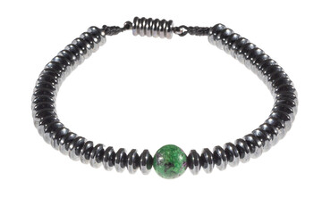 Pulseira de hematita e quartzo verde. Formato de arquivo png fundo transparente.