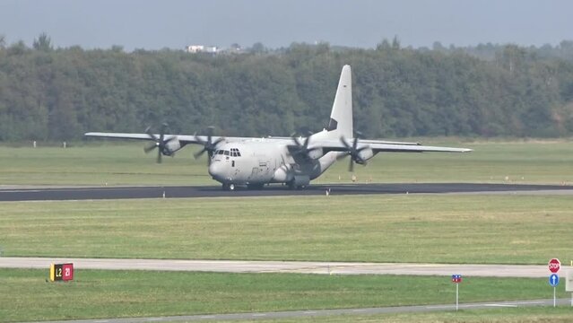 C130 Bilder – Durchsuchen 927 Archivfotos, Vektorgrafiken und Videos ...
