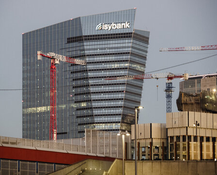 Torre Gioia 22 skyscraper the sliver of glass by Isybank. Porta Nuova, Milan - Italy,16 December 2023