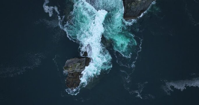 Powerful rocks of the Moher cliffs 4k