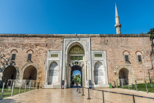 Topkapi Palace's Imperial Gate in Istanbul, Turkey.