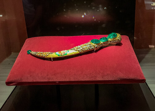 Topkapi Palace's Imperial Treasury Topkapi Dagger in Istanbul, Turkey.