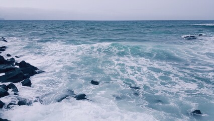 The surfy sea, the rocks, the sky 파도치는 바다와 갯바위, 하늘