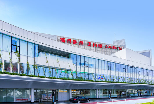 福岡空港 は 博多 の 街 の 玄関口 【 福岡 の 風景 】＊空港外から撮影