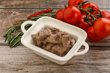 Soft chicken liver with cream