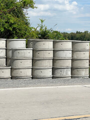 Obraz premium a stack of barrels for storage