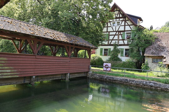 Blick auf die Aachquelle im Hegau in Baden W&uuml;rttemberg