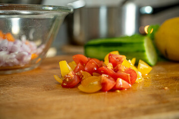 Tomates et courgettes coupées 