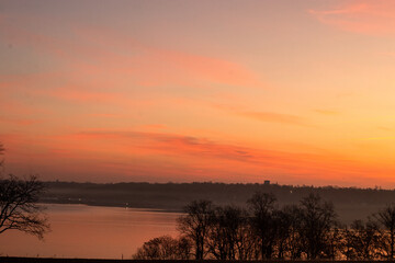 Fototapeta na wymiar Sunrise over the river