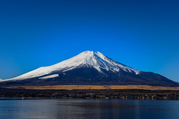 青い　富士山　澄んだ空