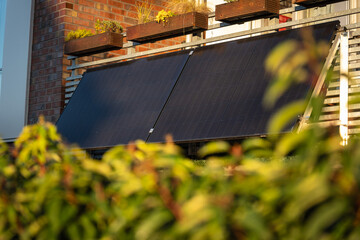 Balkonkraftwerk Solaranlage an einem Balkon in Düsseldorf, Deutschland