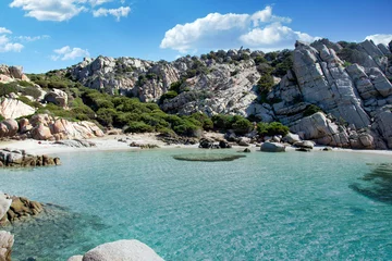 Foto op Plexiglas La spiaggia di Cala Napoletana è una piccola e graziosa spiaggia situata nel nord dell'isola di Caprera, nel pieno del Parco Nazionale dell'Arcipelago de La Maddalena. © maurizio