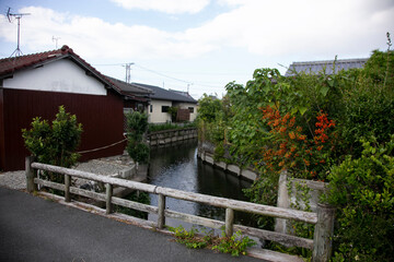 Fototapeta na wymiar The city of Yanagawa in Fukuoka has beautiful canals to stroll along with its boats run by skilled boatmen.
