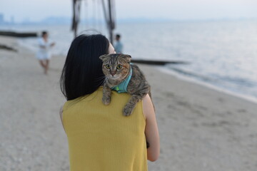 the kitty with her mother