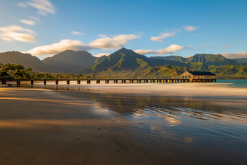 Hanelei pier in the morning - Kauai, Hawaii USA - obrazy, fototapety, plakaty