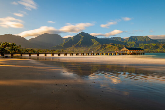 Fototapeta Hanelei pier in the morning - Kauai, Hawaii USA