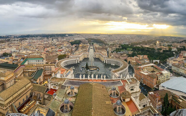 Obraz premium St Peters square in Vatican and view of Vatican City from above