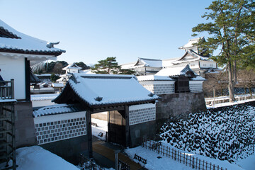 雪化粧された城
