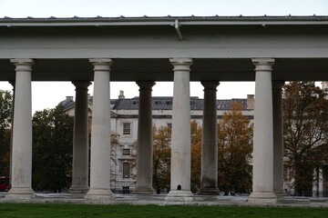 Fototapeta premium building with columns