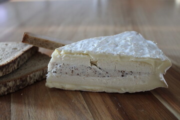 Brie aux truffes, fromage truffé, terroir de France