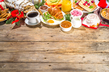 Festive Christmas morning breakfast - obrazy, fototapety, plakaty