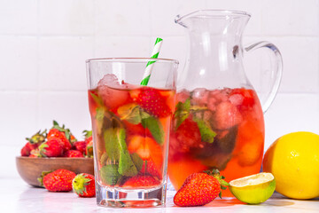 Strawberry iced lemonade