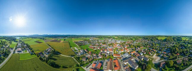 Die Gemeinde Feldkirchen in Oberbayern im Luftbild, 360 Grad Rundblick über die Region