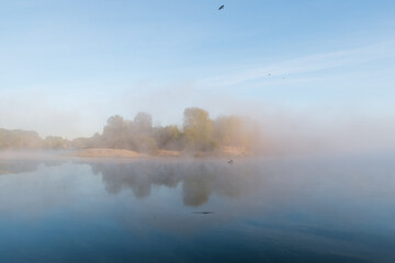 Obraz na płótnie Canvas power mist over the river