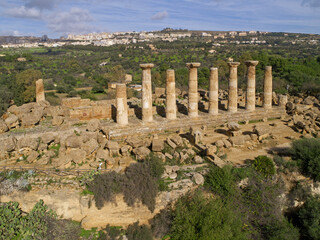 Fototapeta premium Famous eight columns of the Temple of Heracles or Hercules, known as Tempio di Eracle in Italian. Valley of the Temples, Agrigento, Sicily, Italy.