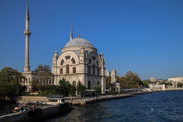 Fototapeta na wymiar Dolmabahçe Mosque, Istanbul
