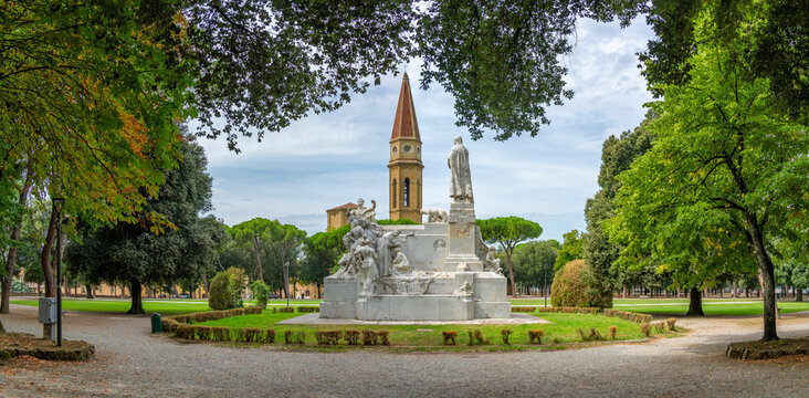 View of Monument of Francesco Petrarca in Passeggio del Prato, Arezzo, Province of Arezzo, Tuscany