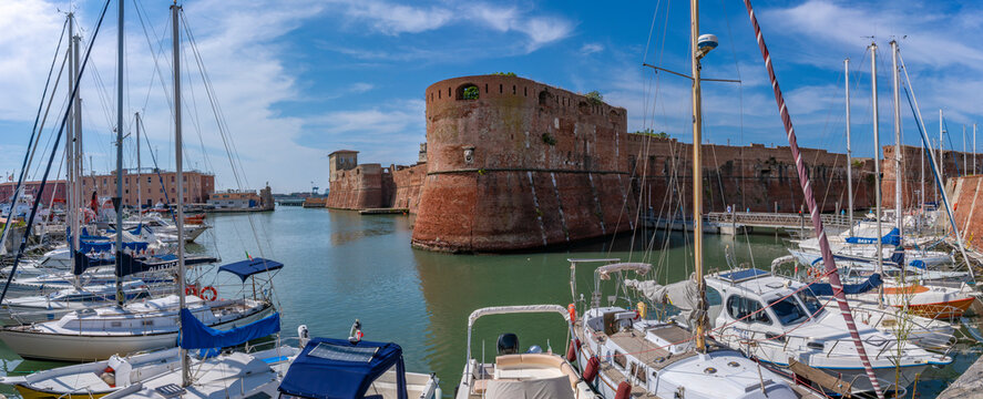 View of Vecchia Fortress and boats in harbour, Livorno, Province of Livorno, Tuscany