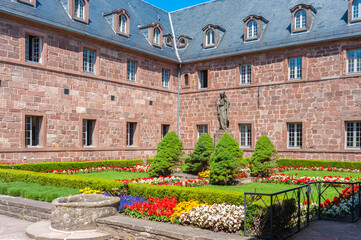 Kloster Hohenburg auf dem Mont Sainte-Odile bei Ottrott. Departement Bas-Rhin in der Region Elsass...