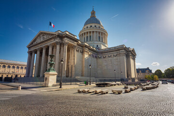 Beautiful architecture of Pantheon in Paris with a sign Aux grands hommes la partie reconnaissante...