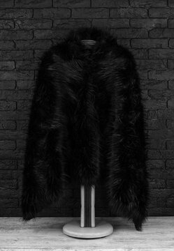 16.5 Black Fur Coat Hanger
