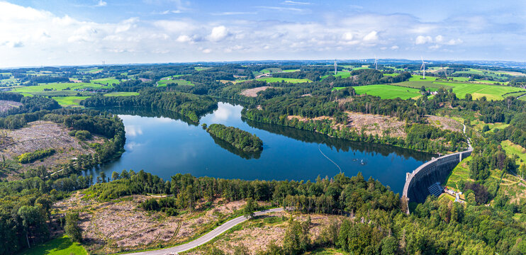 Luftbild der Ennepetalsperre im Bergischen Land