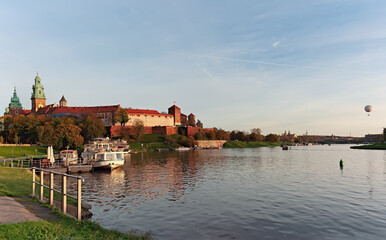 Fototapeta na wymiar Wawel royal castle in Krakow, Poland