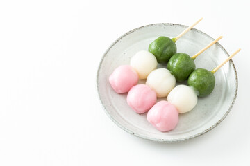 白背景に三色団子