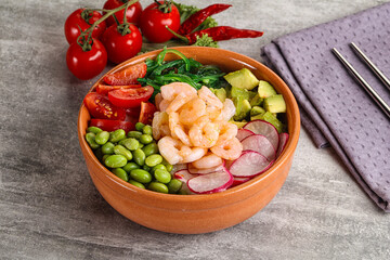 Hawaian cuisine - Poke with cocktail shrimps