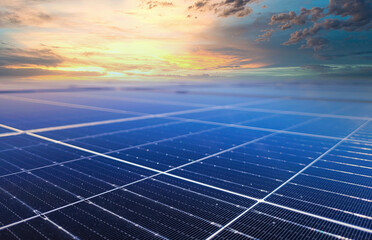 Panele fotowoltaiczne, prąd ze słońca, produkcja energii odnawialnej. - obrazy, fototapety, plakaty